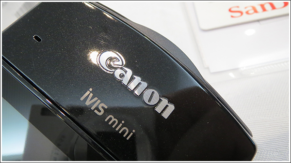 キヤノンのニューコンセプトビデオカメラ「iVIS mini」で自分撮りブームが来るか？ ［動画あり］