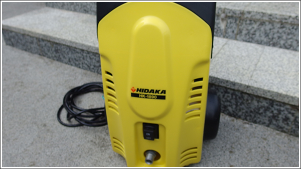 ヒダカの高圧洗浄機「HK-1890」を使うときは水栓と電源との距離がポイント